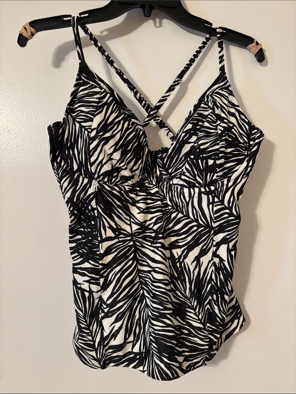 Athleta Black and White Leaf-Print Crisscross Tankini Top